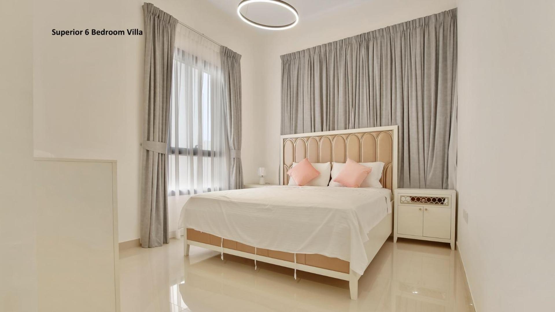 Al Dana Paradise Luxury Palm Sea View Villa *