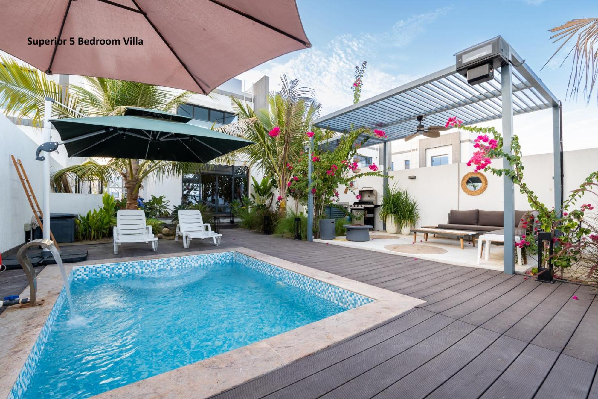 Al Dana Paradise Luxury Palm Sea View Villa *