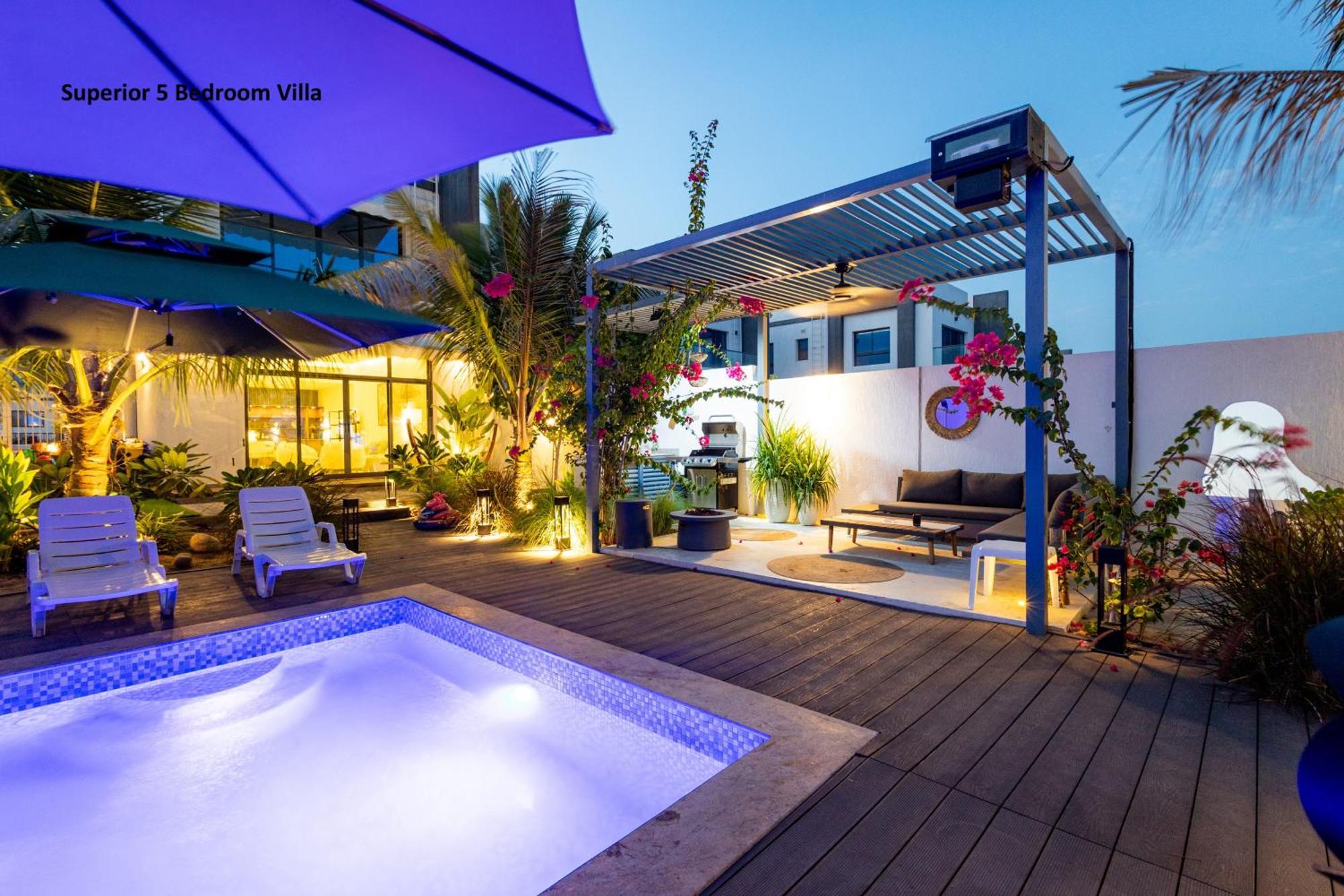 Al Dana Paradise Luxury Palm Sea View Villa *