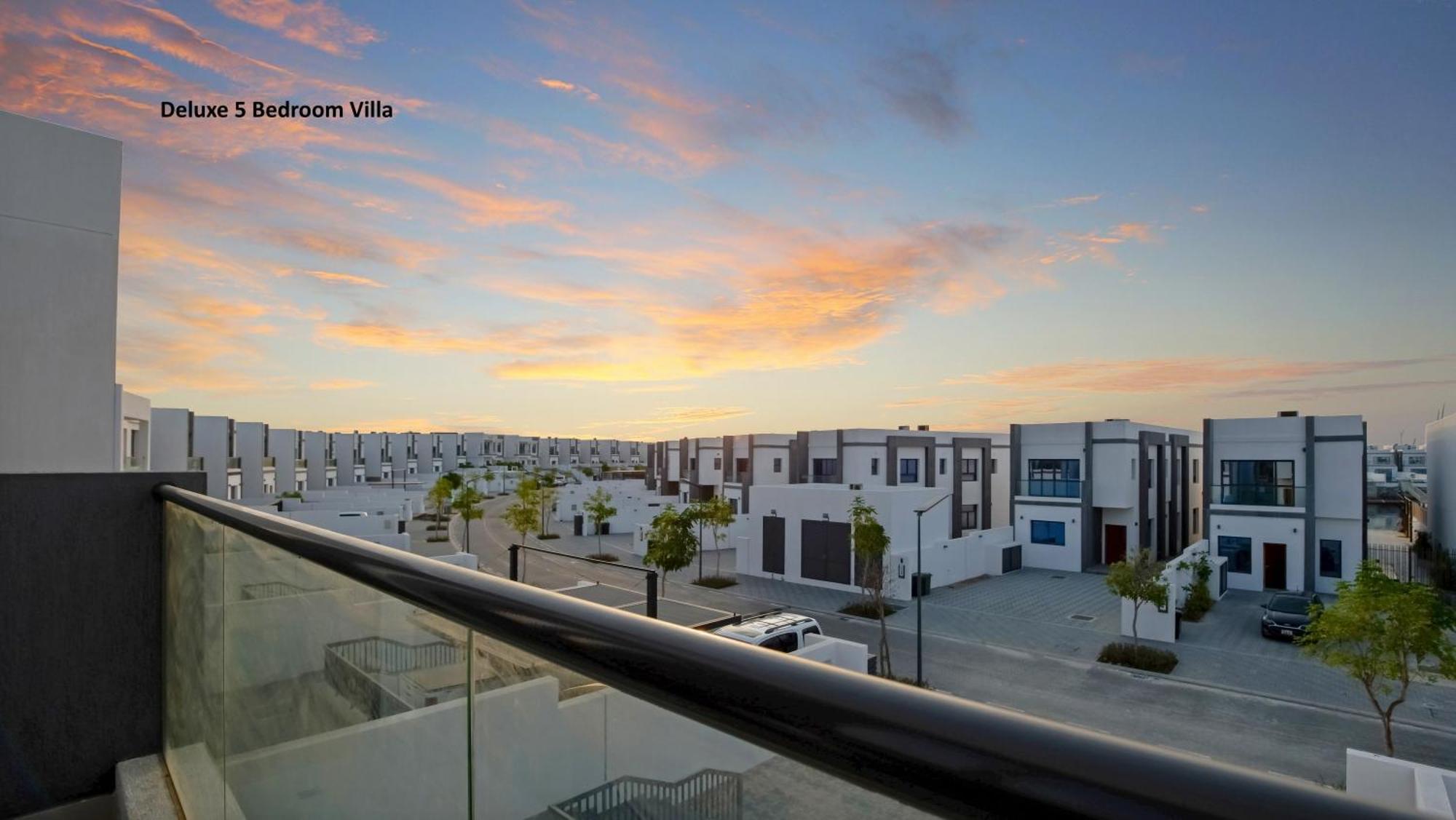 Al Dana Paradise Luxury Palm Sea View Villa