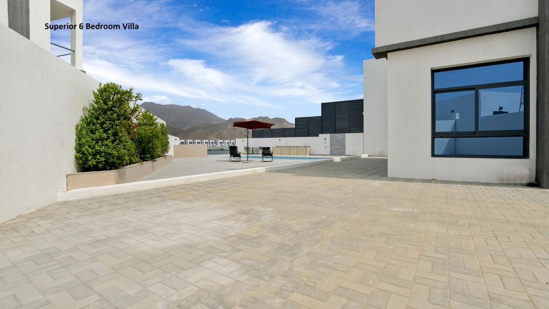 Al Dana Paradise Luxury Palm Sea View Villa *
