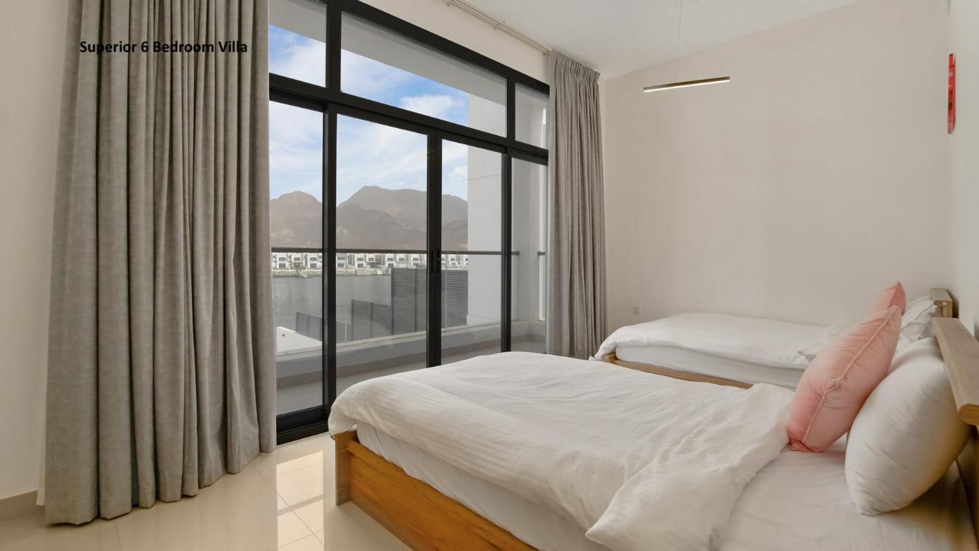 Al Dana Paradise Luxury Palm Sea View